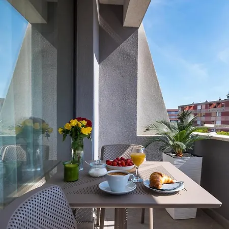 D-Apartment - With Garage And Balcony Zadar Exterior photo