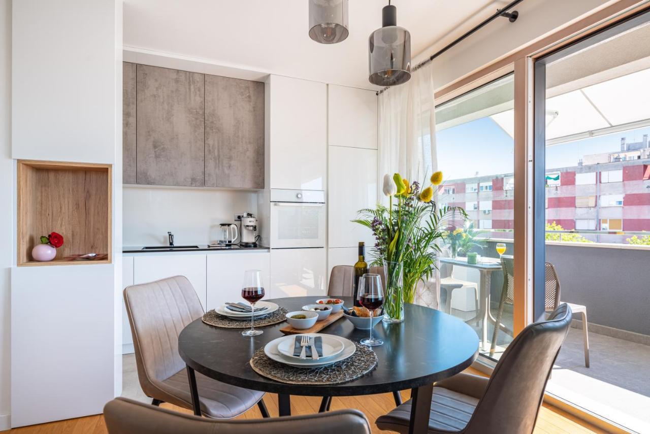 D-apartment - With Garage And Balcony Apartment *