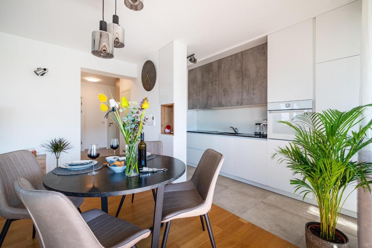 D-apartment - With Garage And Balcony Zadar