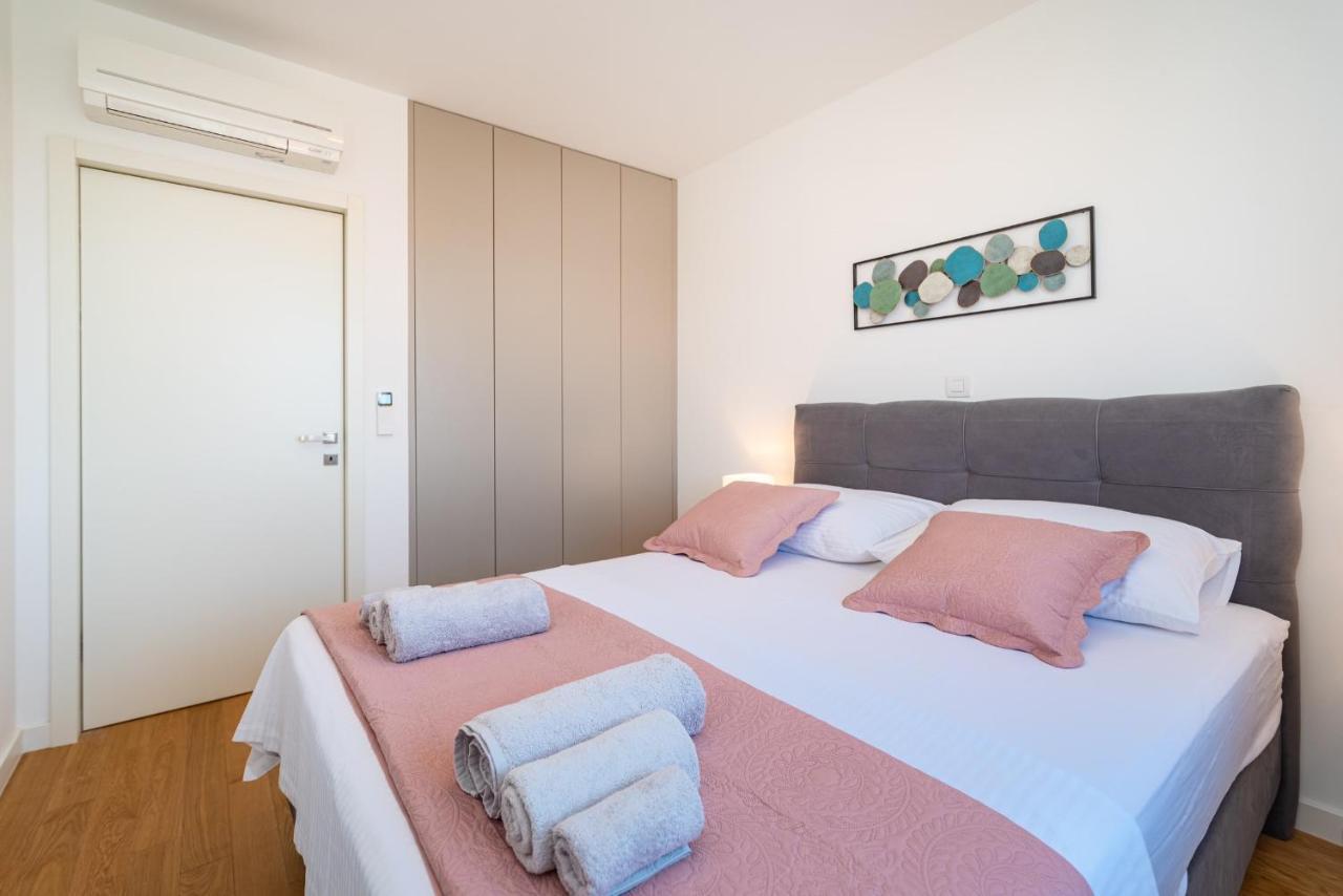 Apartment D-apartment - With Garage And Balcony Zadar
