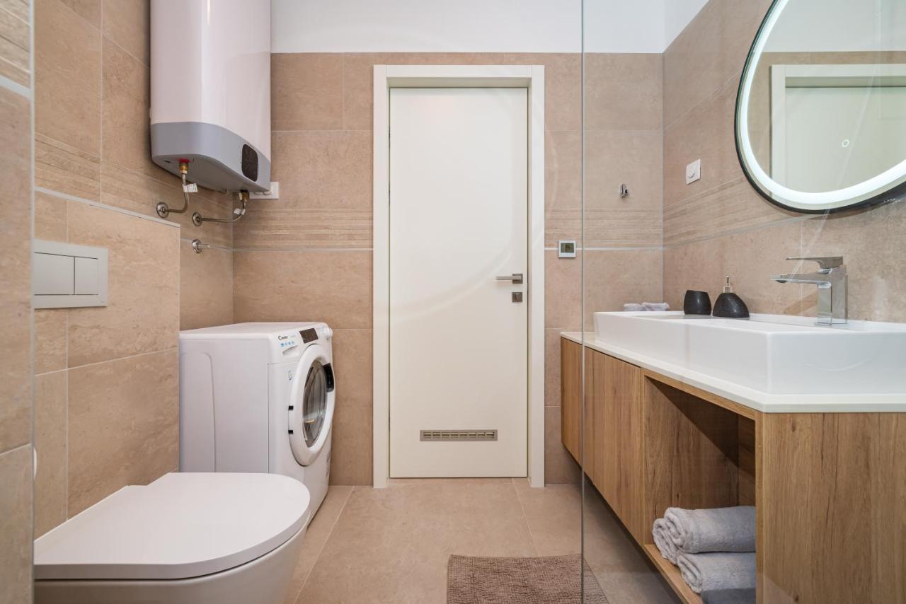D-apartment - With Garage And Balcony Zadar