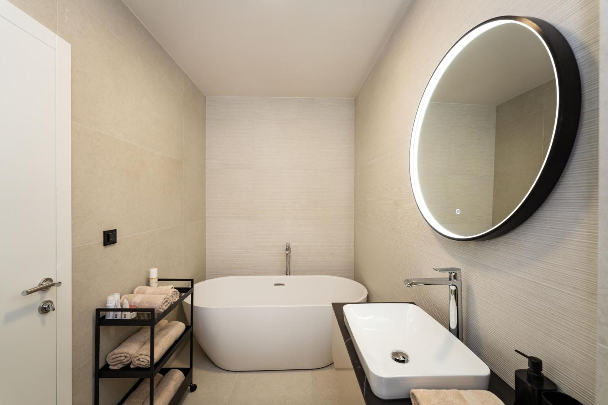 D-apartment - With Garage And Balcony Zadar