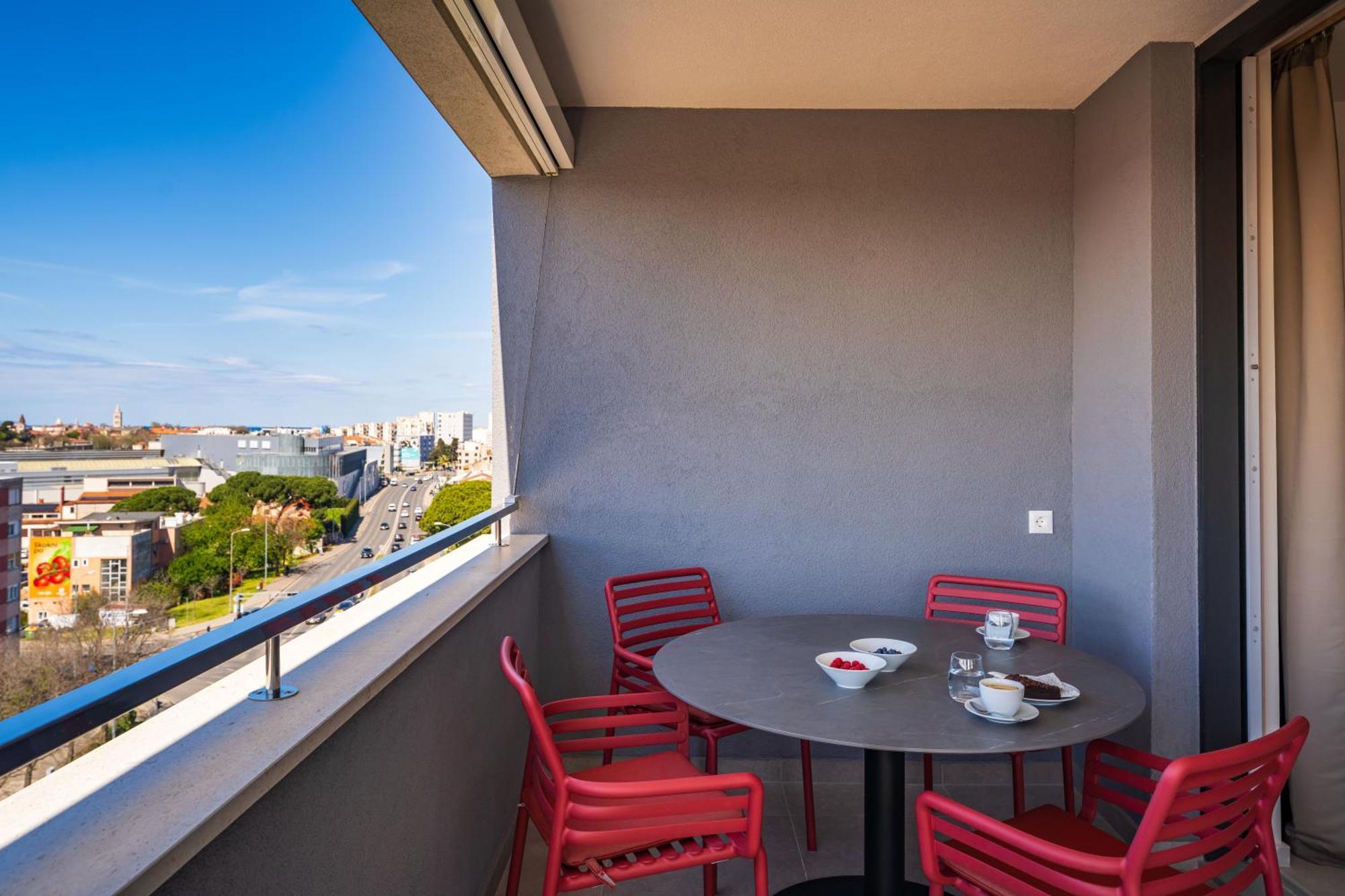 D-apartment - With Garage And Balcony Zadar