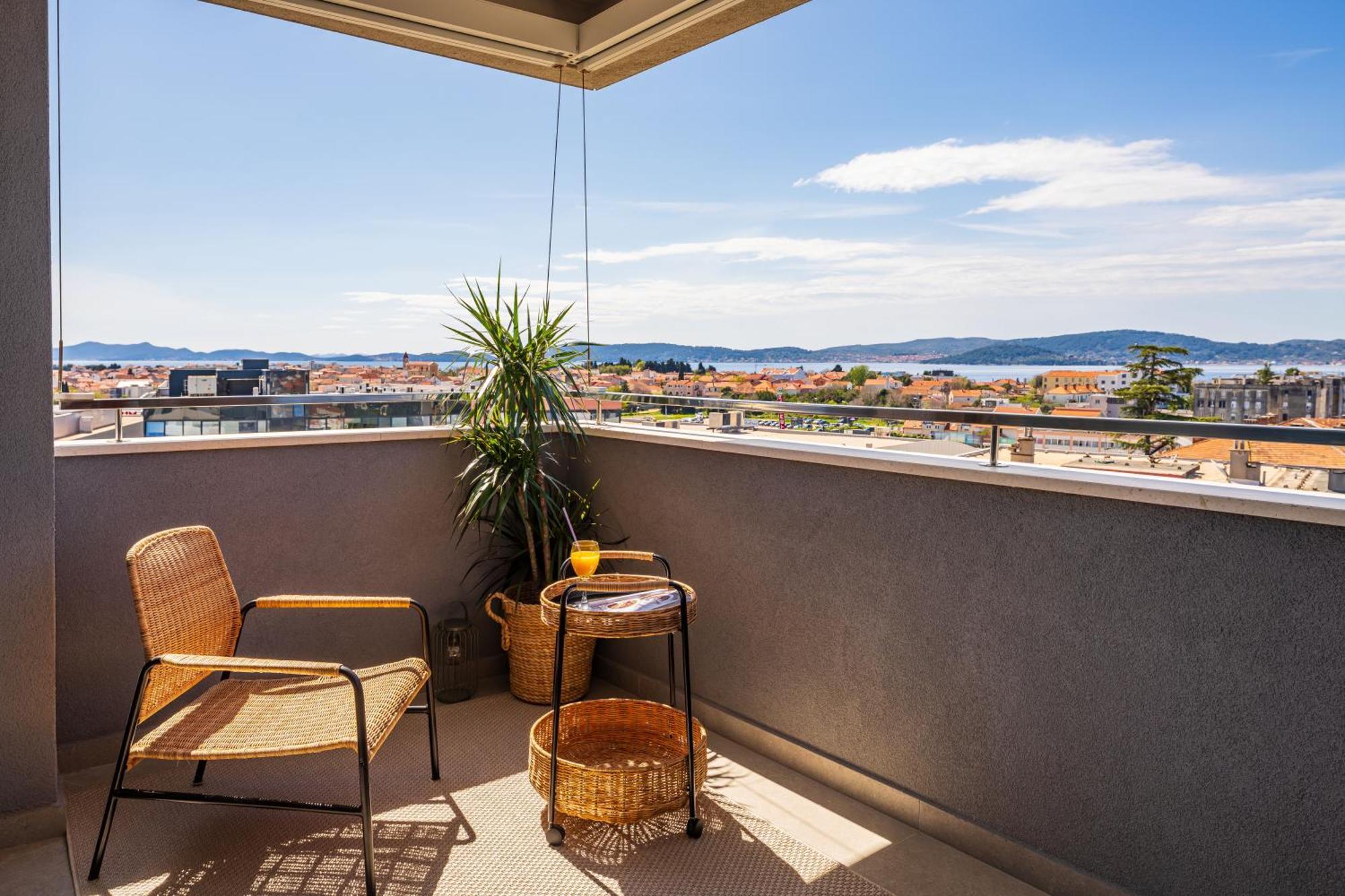 D-apartment - With Garage And Balcony Zadar