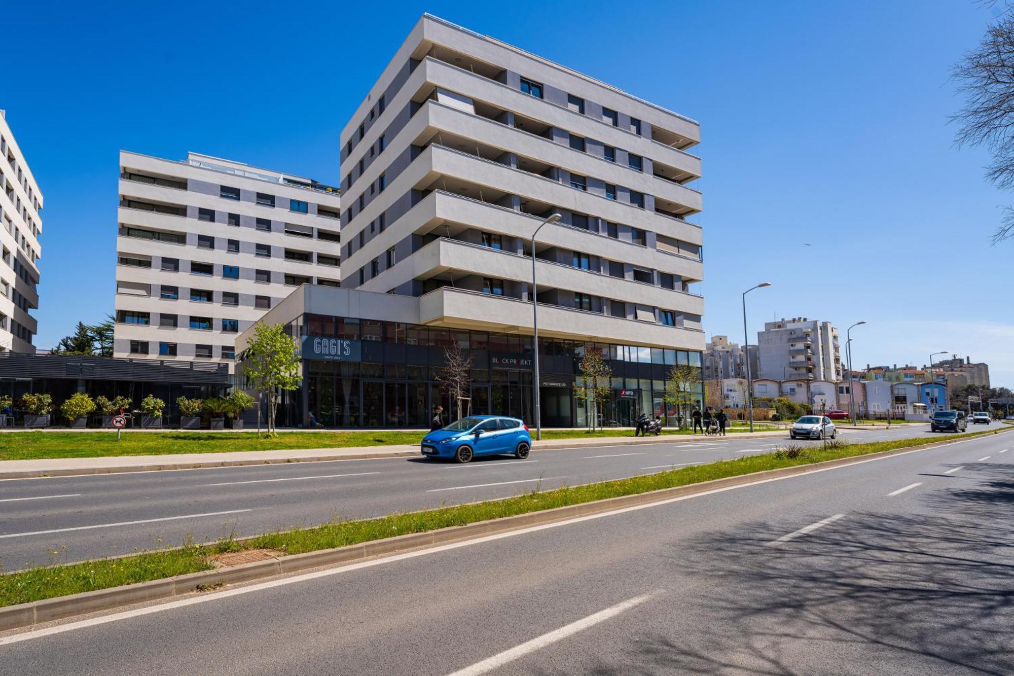 D-apartment - With Garage And Balcony Apartment *